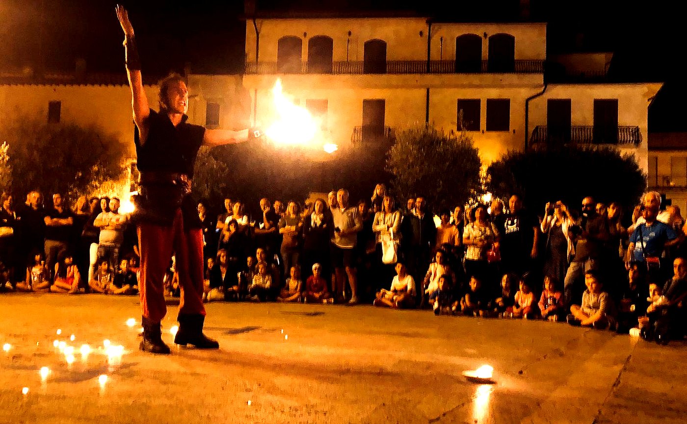 Andrea Corvo — fuoco piazza