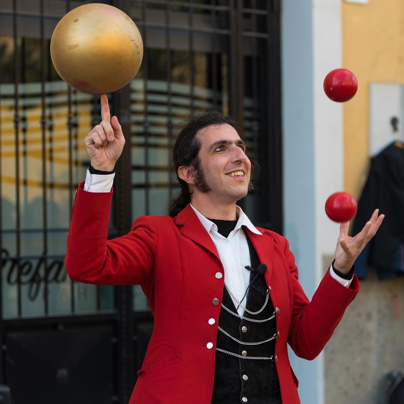 Andrea Corvo — giocoleria piazza