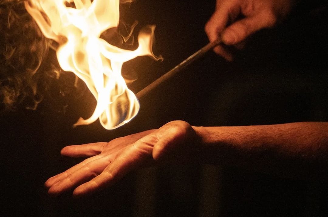 Andrea Corvo — Fire & Roses, spettacolo di fuoco per matrimoni