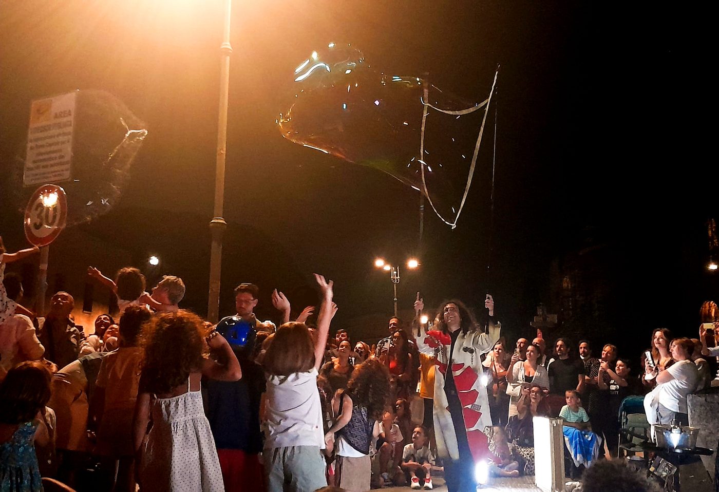 Andrea Corvo — Doktor Bubble in piazza